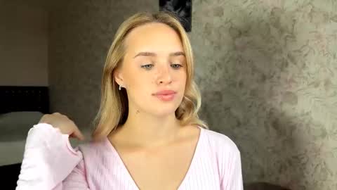Snapshot of hermiladziekan chatting on September 20, 7:09 am Sylvia online show from September 20, 7:09 am