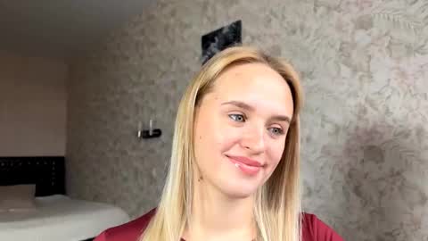 Snapshot of hermiladziekan chatting on September 24, 8:06 am Sylvia online show from September 24, 8:06 am