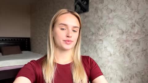 Snapshot of hermiladziekan chatting on September 26, 8:07 am Sylvia online show from September 26, 8:07 am