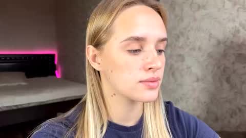Snapshot of hermiladziekan chatting on October 21, 7:53 am Sylvia online show from October 21, 7:53 am