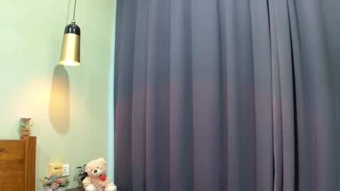 Snapshot of hersheys_aran chatting on December 9, 6:01 am Aran online show from December 9, 6:01 am