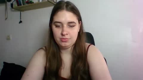 hess_luna_ online show from October 23, 9:08 am