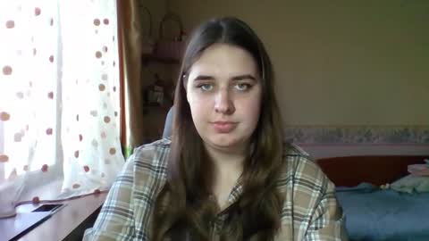 hess_luna_ online show from November 26, 10:05 am