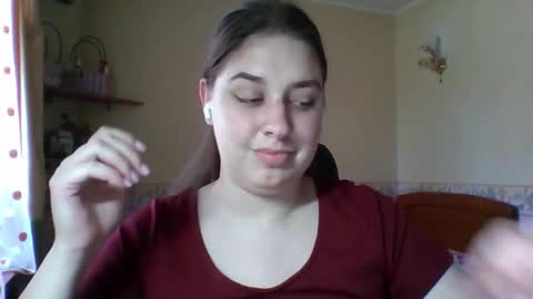 hess_luna_ online show from March 18, 10:07 am