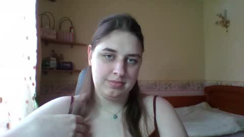 hess_luna_ online show from April 30, 9:15 am