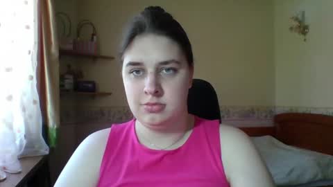hess_luna_ online show from May 4, 8:32 am