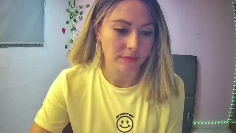 Hestesiaxx online show from December 4, 1:14 am