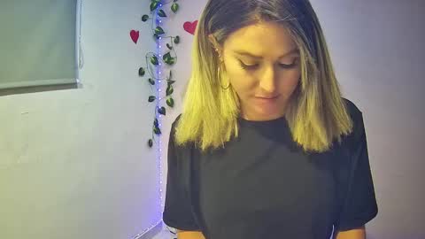 Hestesiaxx online show from December 28, 2:01 am