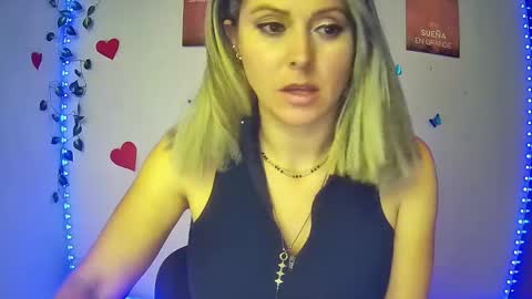 Hestesiaxx online show from January 15, 1:12 am