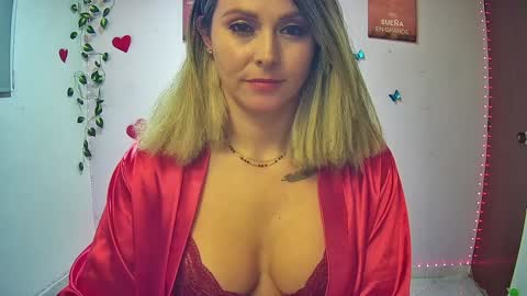 Hestesiaxx online show from February 26, 1:43 am