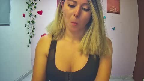 Hestesiaxx online show from March 11, 1:16 am