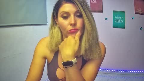 Hestesiaxx online show from September 10, 1:38 am