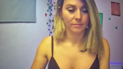 Hestesiaxx online show from September 13, 2:55 am