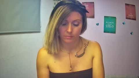 Hestesiaxx online show from September 17, 2:35 am