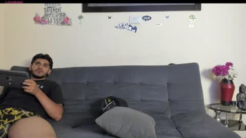Snapshot of heteros_curious_ chatting on April 7, 10:09 pm yeis online show from April 7, 10:09 pm