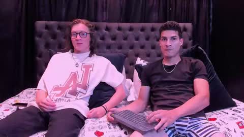 heteros men online show from March 14, 9:09 pm