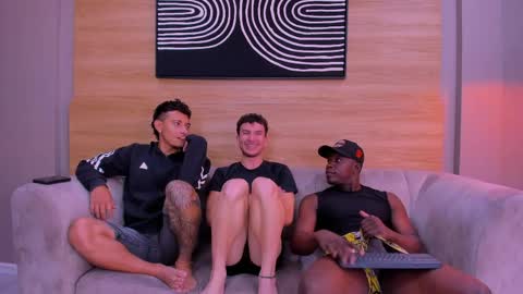 heteros men online show from May 2, 2:22 pm