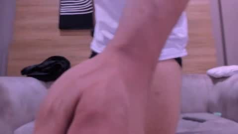 heteros men online show from June 5, 5:40 pm
