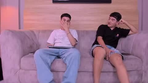heteros men online show from July 1, 7:35 pm