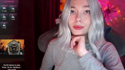  Nora  online show from November 3, 10:53 pm