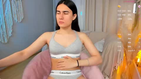 Snapshot of heyalena chatting on November 12, 6:25 am heyalena online show from November 12, 6:25 am