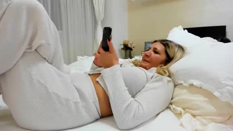 Heyheygrey online show from January 14, 4:57 am