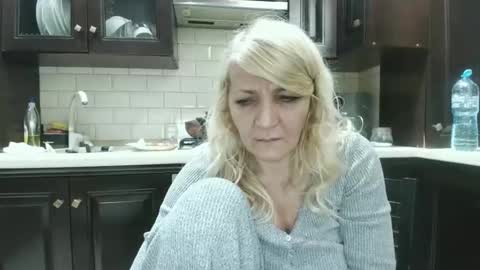 Snapshot of heyheygrey chatting on May 14, 9:32 pm Heyheygrey online show from May 14, 9:32 pm
