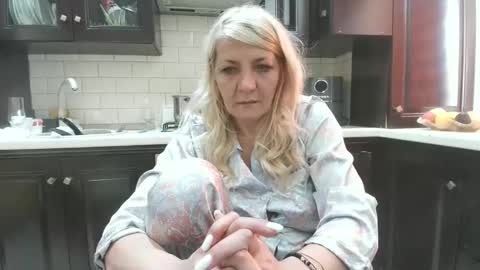 Snapshot of heyheygrey chatting on June 11, 3:59 am Heyheygrey online show from June 11, 3:59 am