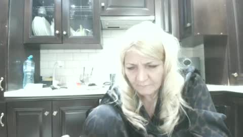 Snapshot of heyheygrey chatting on June 16, 3:20 am Heyheygrey online show from June 16, 3:20 am