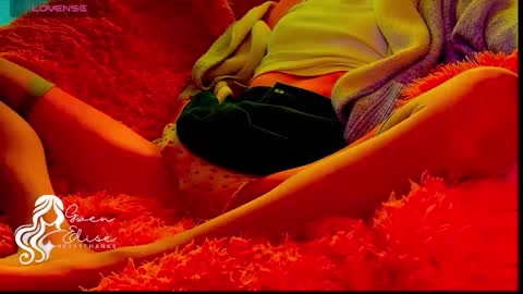 Snapshot of heyyythanks chatting on October 29, 4:42 pm Gwen Elise online show from October 29, 4:42 pm