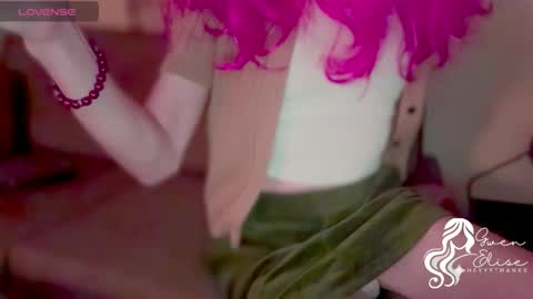 Snapshot of heyyythanks chatting on November 5, 4:34 am Gwen Elise online show from November 5, 4:34 am