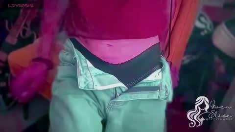 Snapshot of heyyythanks chatting on November 11, 12:21 am Gwen Elise online show from November 11, 12:21 am