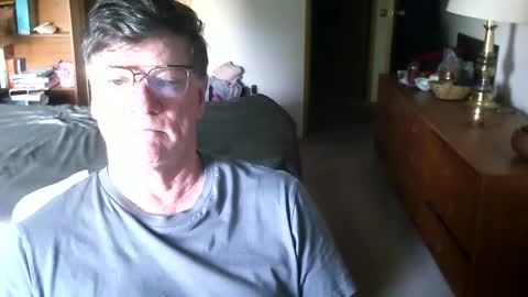 Snapshot of hg99too chatting on June 2, 1:35 pm hg99too online show from June 2, 1:35 pm
