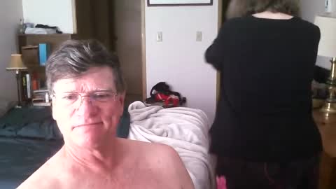 Snapshot of hg99too chatting on June 18, 2:32 pm hg99too online show from June 18, 2:32 pm
