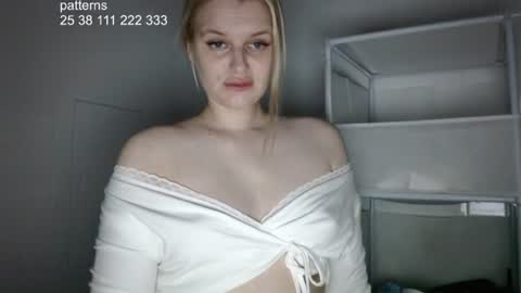 Snapshot of hi_i_am_ana chatting on July 5, 7:26 am Ana online show from July 5, 7:26 am