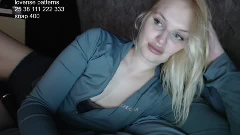 Snapshot of hi_i_am_ana chatting on July 17, 8:46 pm Ana online show from July 17, 8:46 pm