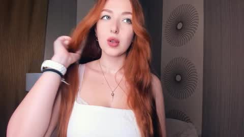 Snapshot of hidden_chaarm chatting on September 22, 11:01 am Elisa online show from September 22, 11:01 am