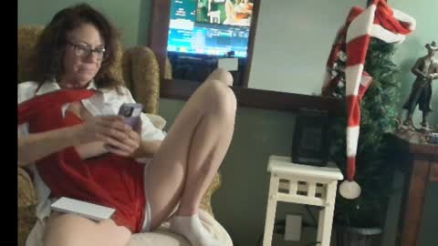 hidden_gold_milf online show from December 19, 5:03 am