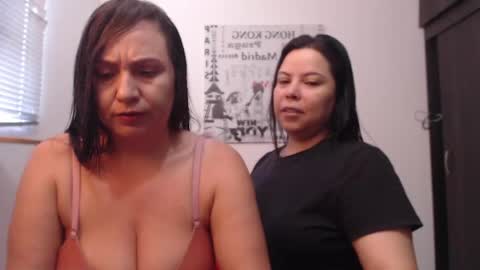Snapshot of hidden_tinna chatting on May 20, 5:41 pm Tinna online show from May 20, 5:41 pm