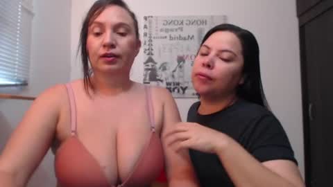 Snapshot of hidden_tinna chatting on July 13, 11:46 am Tinna online show from July 13, 11:46 am