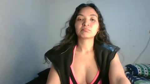Snapshot of hiddencrazy69 chatting on December 5, 7:32 pm Clau y Ricky online show from December 5, 7:32 pm