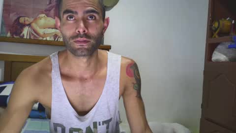 Snapshot of hideonbush051 chatting on September 17, 9:49 pm hideonbush online show from September 17, 9:49 pm