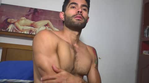 hideonbush online show from January 10, 5:15 pm