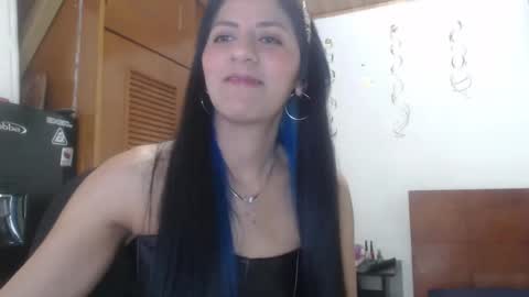 Snapshot of hilari18 chatting on December 20, 11:47 pm hilaril18 online show from December 20, 11:47 pm