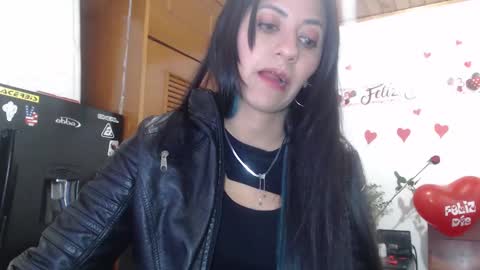Snapshot of hilari18 chatting on February 15, 2:15 am hilaril18 online show from February 15, 2:15 am