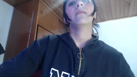 Snapshot of hilari18 chatting on September 11, 11:43 am hilaril18 online show from September 11, 11:43 am