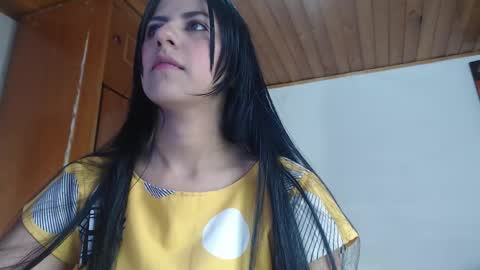 Snapshot of hilari18 chatting on September 22, 6:32 pm hilaril18 online show from September 22, 6:32 pm