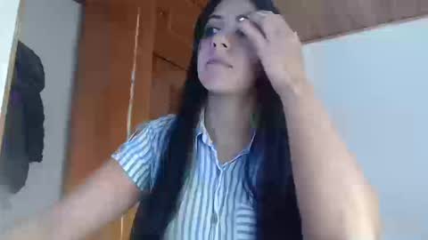 Snapshot of hilari18 chatting on September 24, 8:45 pm hilaril18 online show from September 24, 8:45 pm