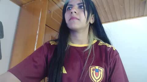 Snapshot of hilari18 chatting on October 5, 4:27 pm hilaril18 online show from October 5, 4:27 pm