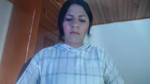 Snapshot of hilari18 chatting on October 8, 12:19 am hilaril18 online show from October 8, 12:19 am
